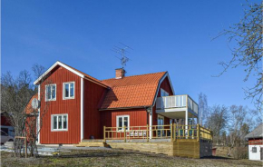 Amazing home in Strängnäs with Sauna, WiFi and 5 Bedrooms
